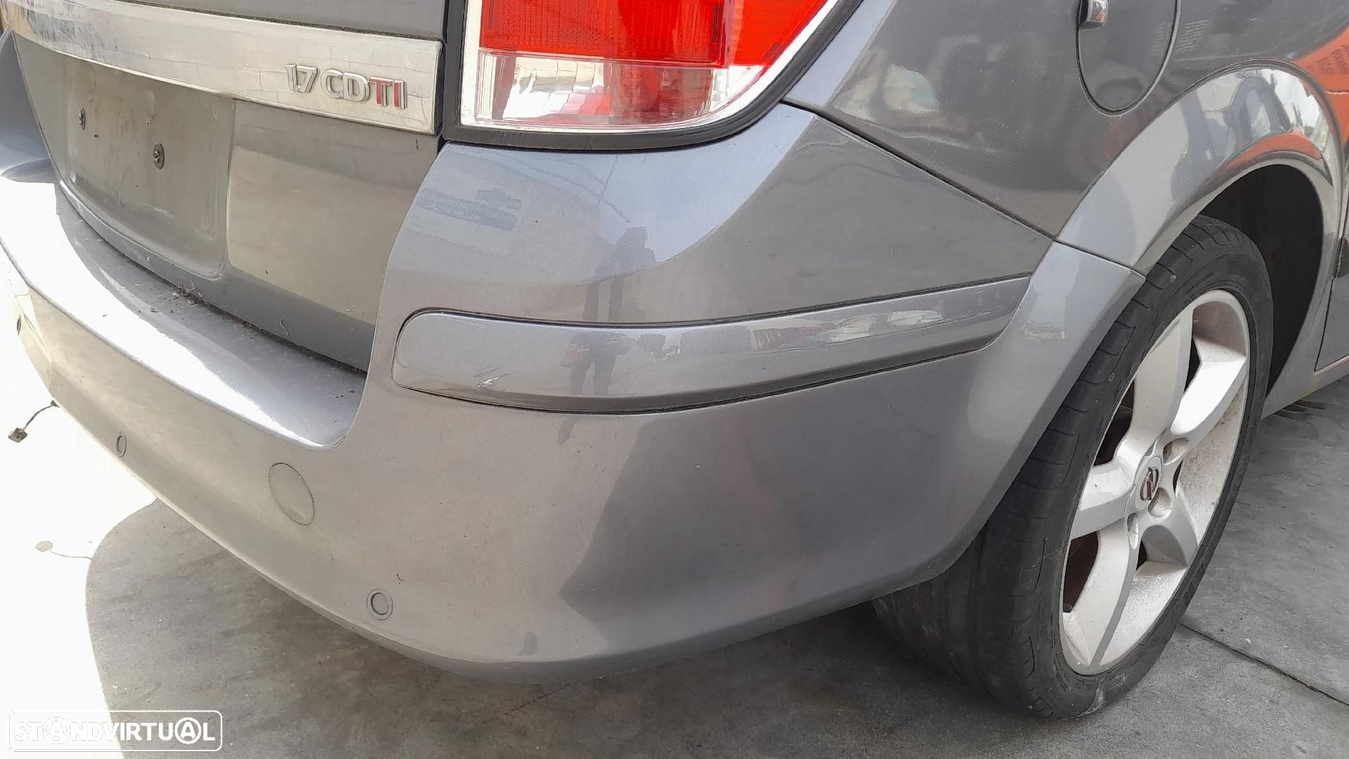 Pára-choques trás OPEL Astra H Caravan (L35) - 3