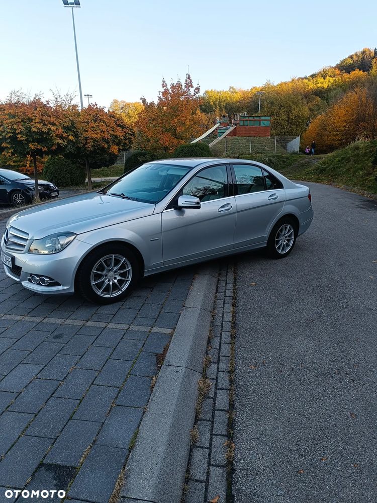 Mercedes-Benz C-Class 2011 photo 4