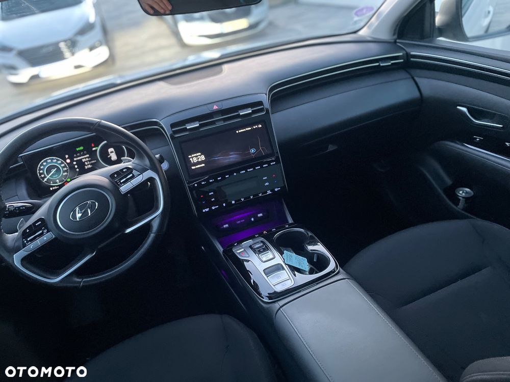 Hyundai Tucson 1.6 T-GDi HEV Executive 2WD - 11
