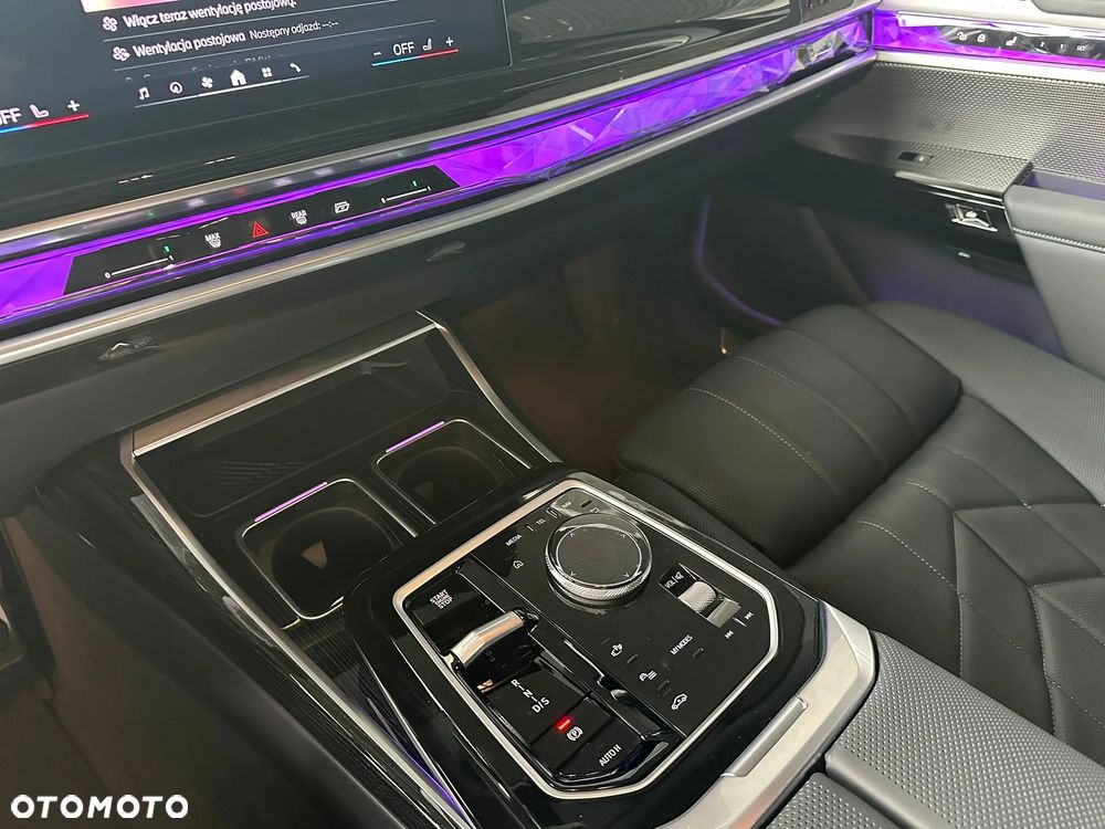 BMW Seria 7 740d xDrive mHEV sport - 23