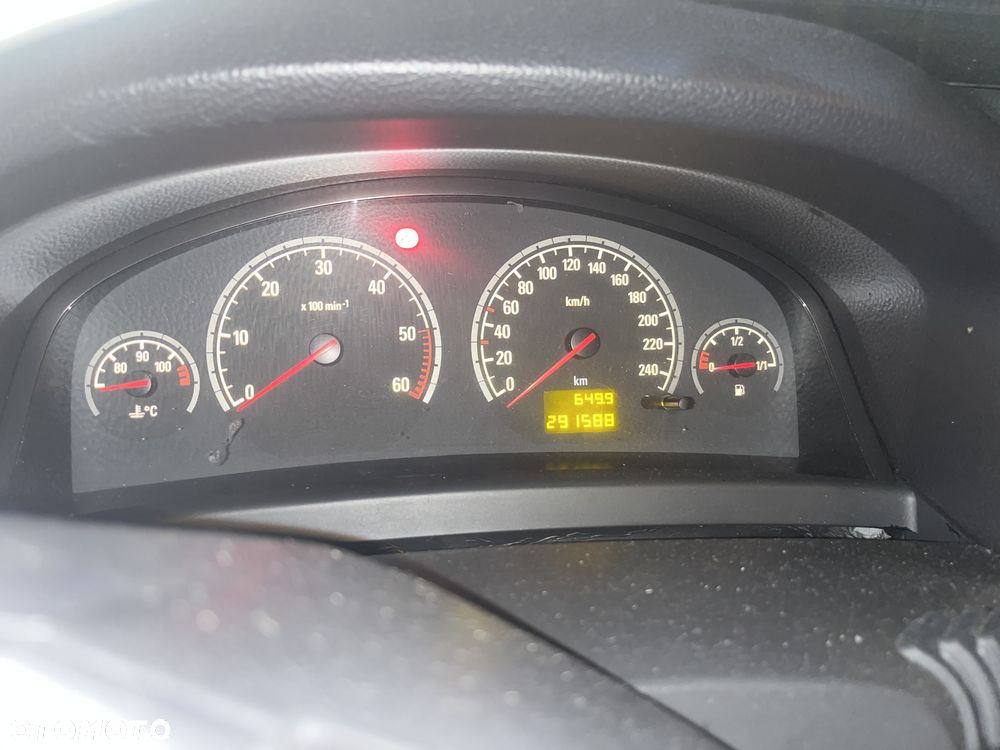 Opel Vectra 1.9 CDTI Essentia - 10