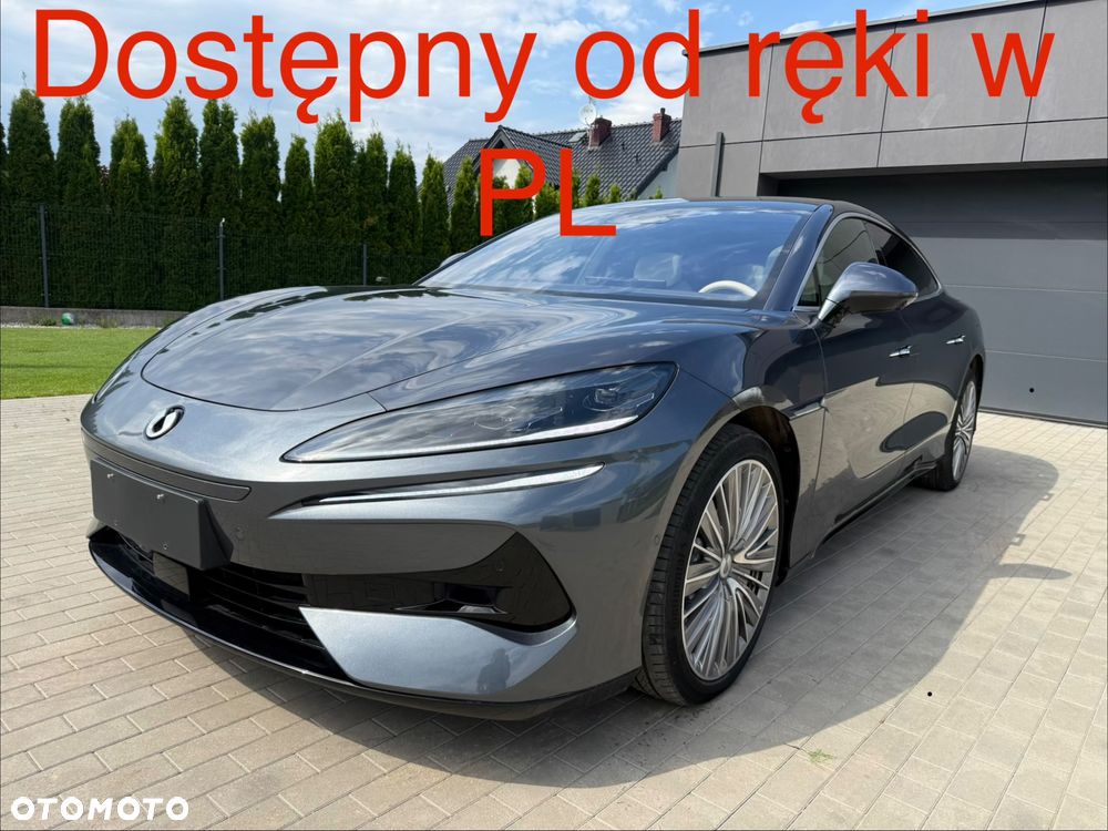 Denza Z9 - 1