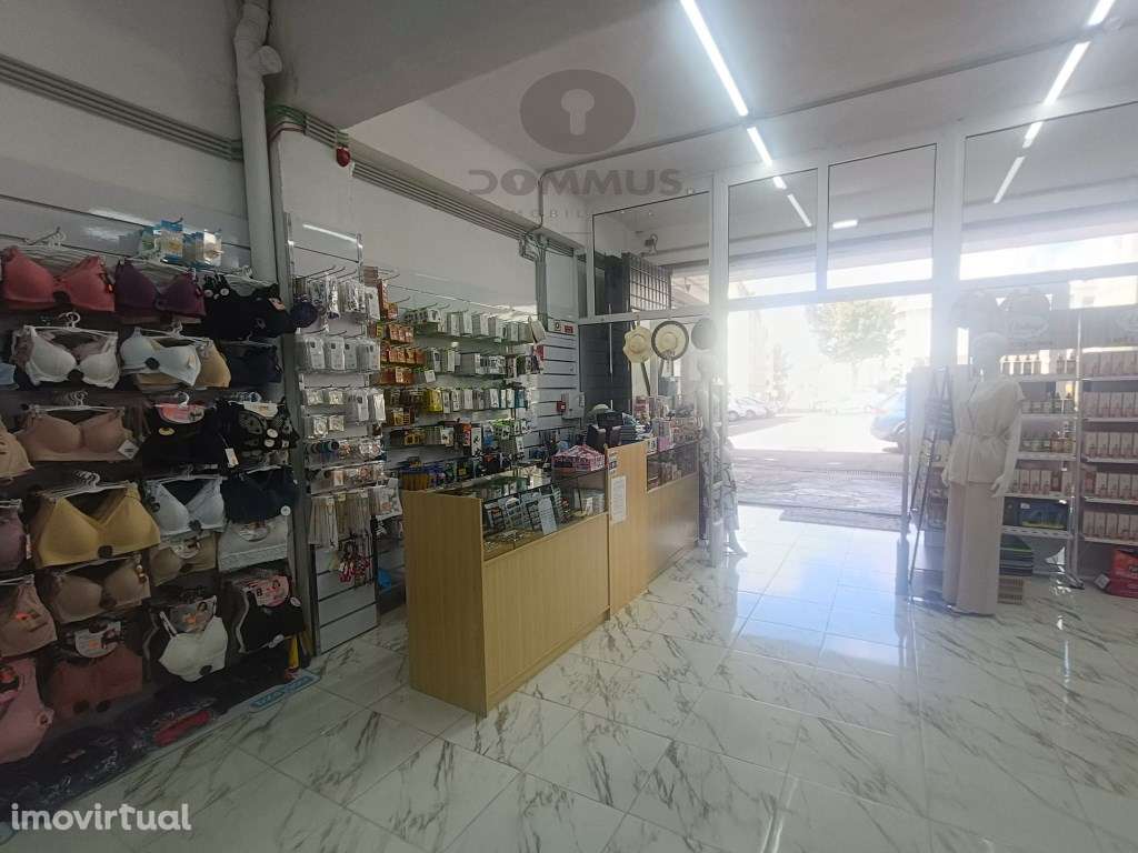 Espaço Comercial em Rio de Mouro - Grande imagem: 2/23