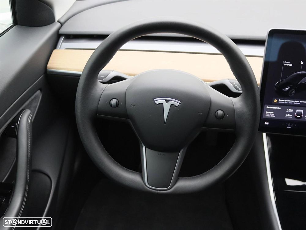 Tesla Model 3 Standard Range Plus RWD - 3