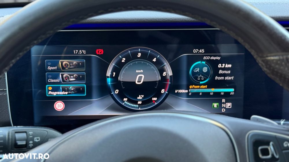 Mercedes-Benz E 220 d 4Matic T 9G-TRONIC Avantgarde - 9