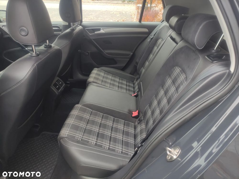 Volkswagen Golf VII 1.2 TSI BMT Comfortline - 17