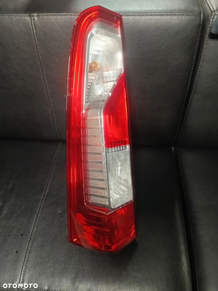 LAMPA TYLNA TYŁ RENAULT MASTER OPEL MOVANO NISSAN NV400 265550023R ORYGINAŁ