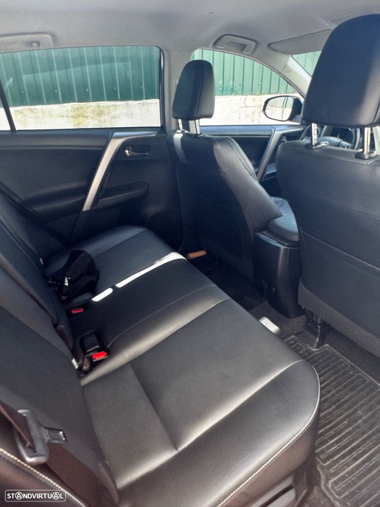Toyota RAV4 2.5 HSD Exclusive 4WD - 8