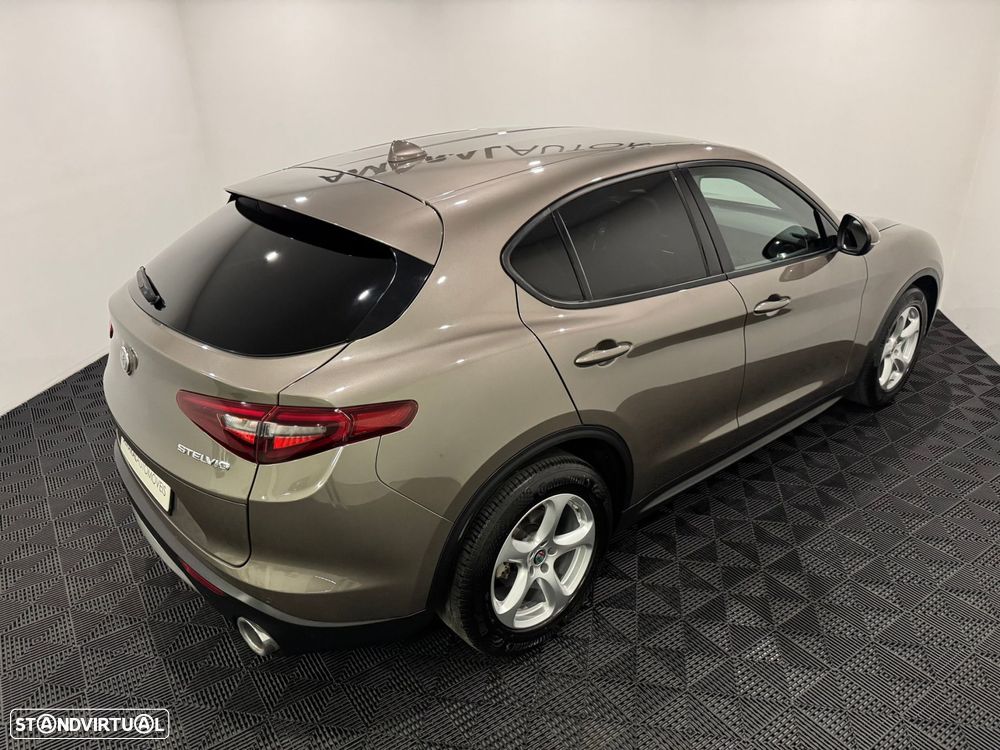 Alfa Romeo Stelvio 2.2 D Super AT8 - 30
