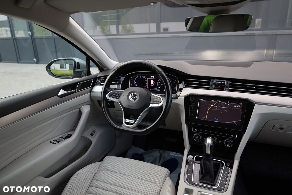 Volkswagen Passat 2.0 TSI 4Mot Elegance DSG - 26