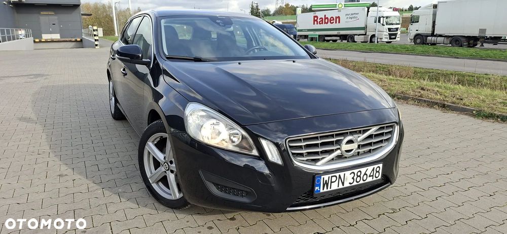 Volvo V60 D4 Momentum - 1