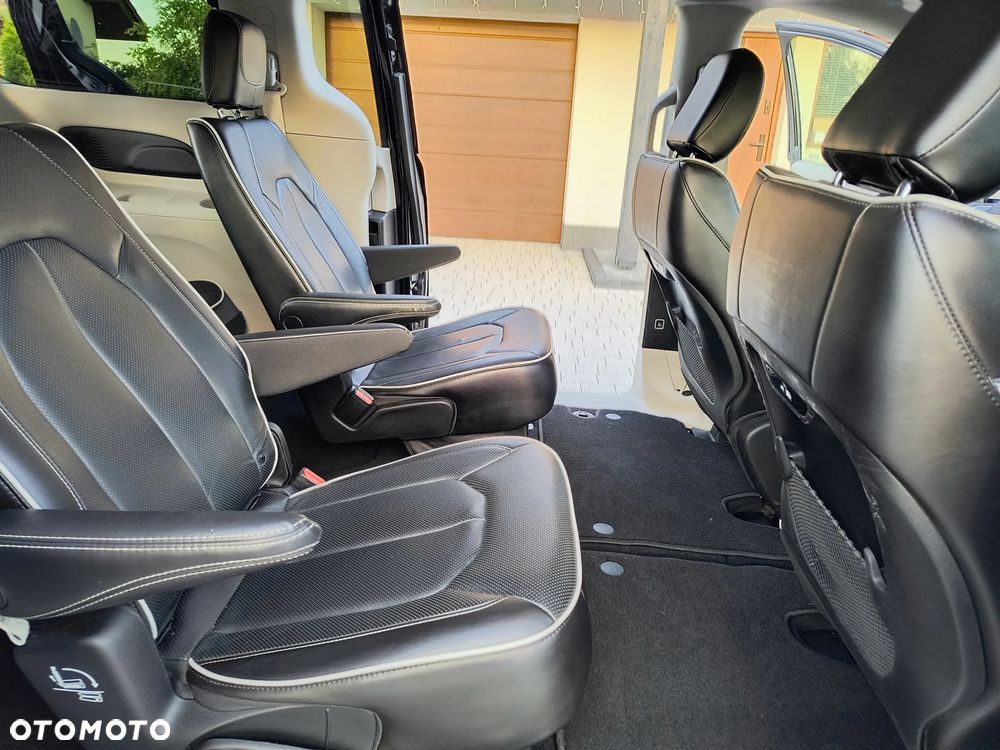 Chrysler Pacifica - 15