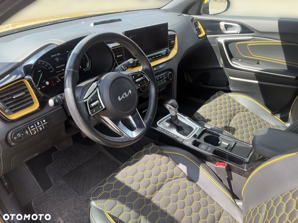 Kia XCeed - 10