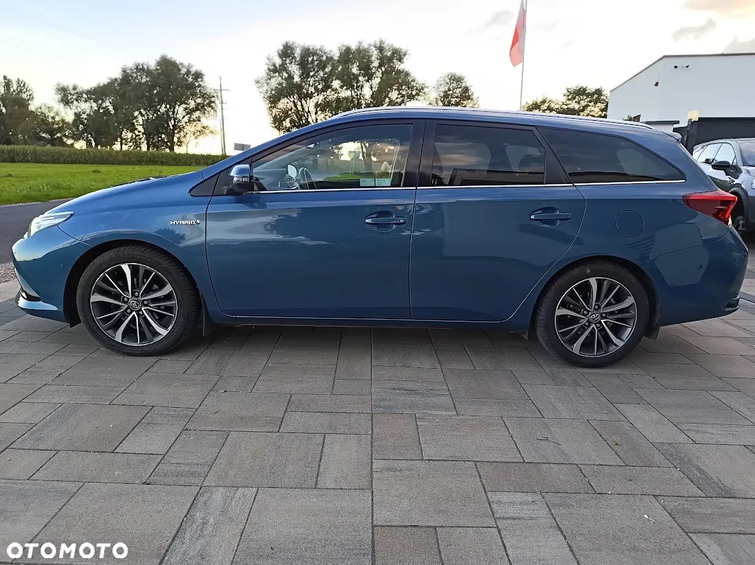 Toyota Auris Hybrid 135 Premium - 2