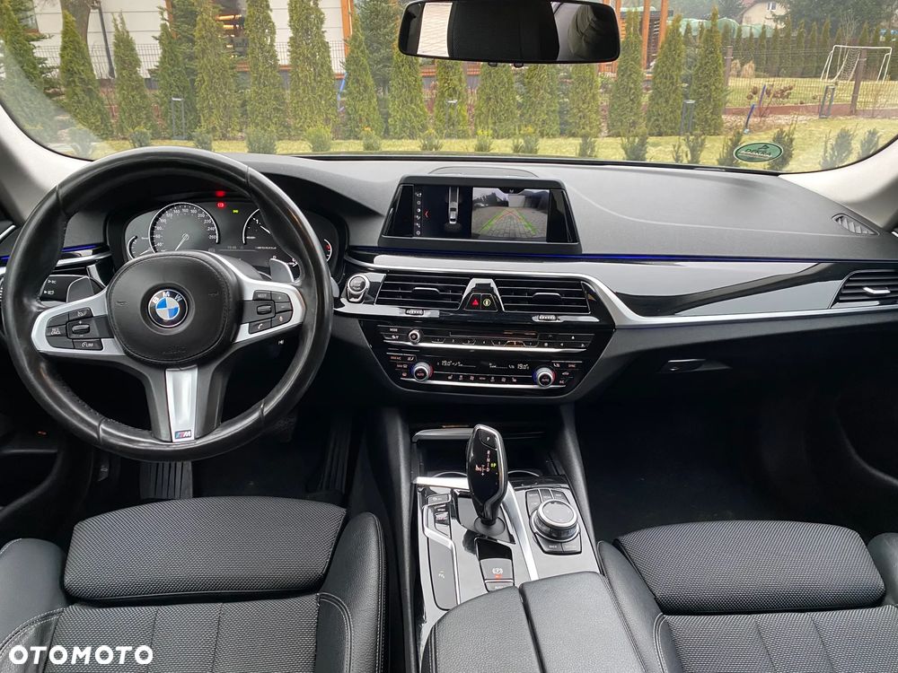 BMW Seria 5 520d Sport Line - 11