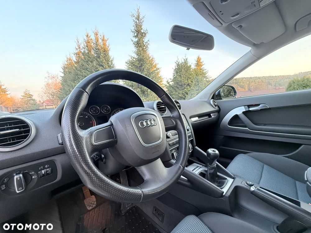 Audi A3 3-drzwiowe 1.6 TDI DPF Ambition - 18