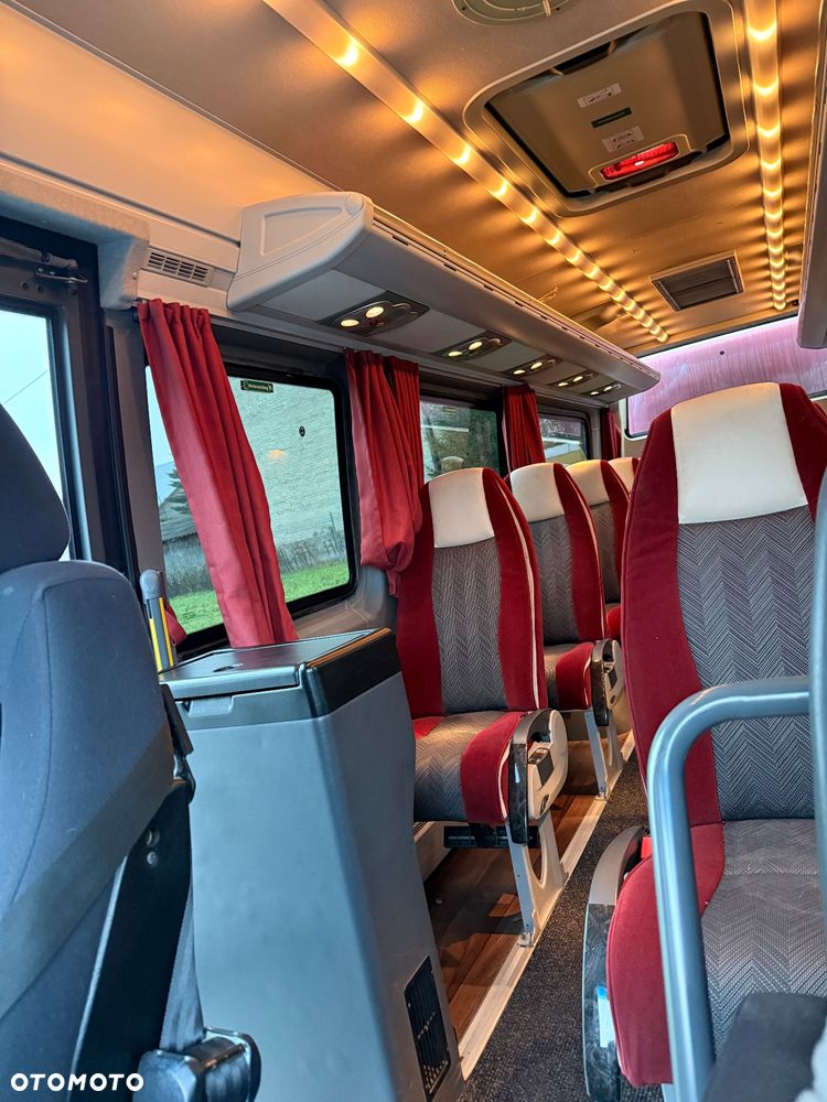 Mercedes-Benz Sprinter - 10