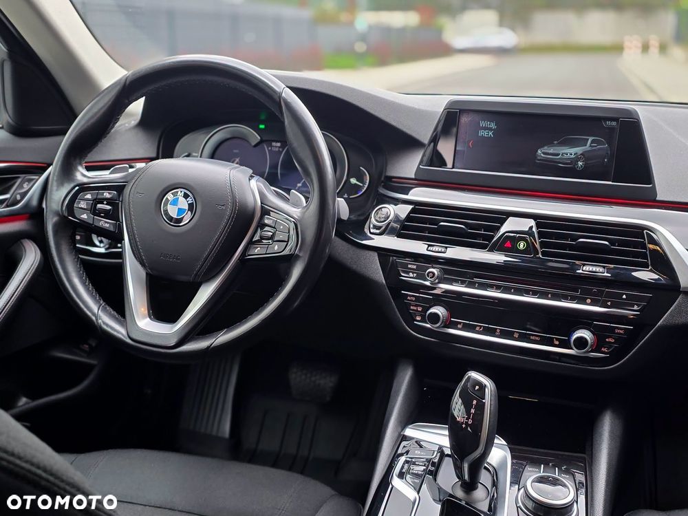 BMW Seria 5 520d xDrive - 13