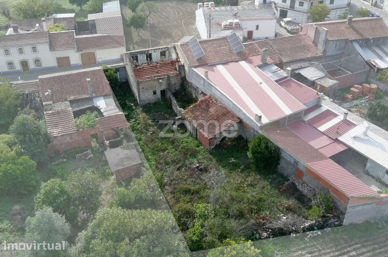 Foco em investimento ou em casa com terreno em zona tranquila - Grande imagem: 4/26
