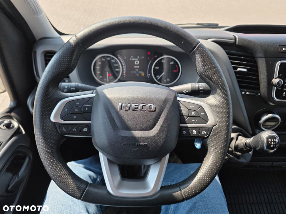 Iveco 35S18 Chłodnia Izoterma Furgon Maxi Izolowany Blaszak Krajowy 3l 180KM Ledy Nawigacja - 17