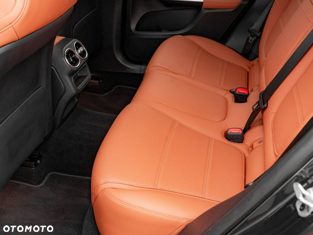 Mercedes-Benz GLC - 22