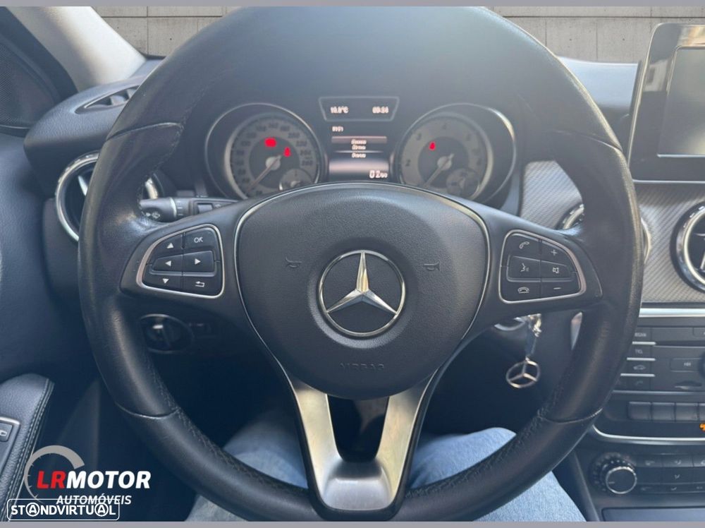 Mercedes-Benz GLA 180 d - 10