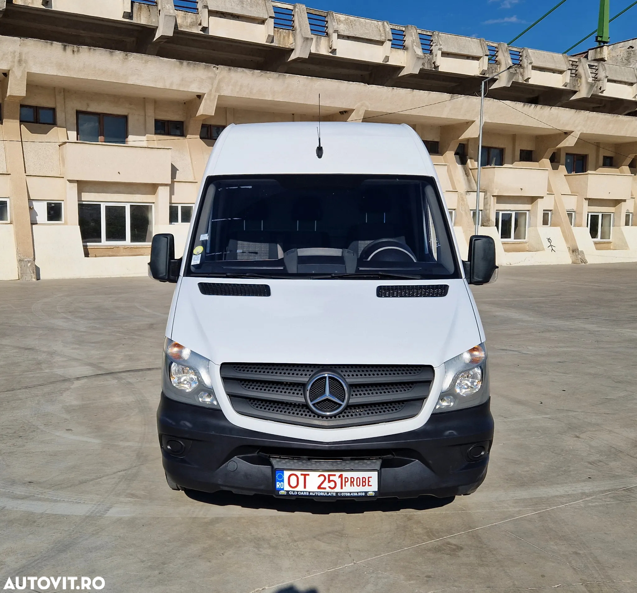 Mercedes-Benz Sprinter - 2