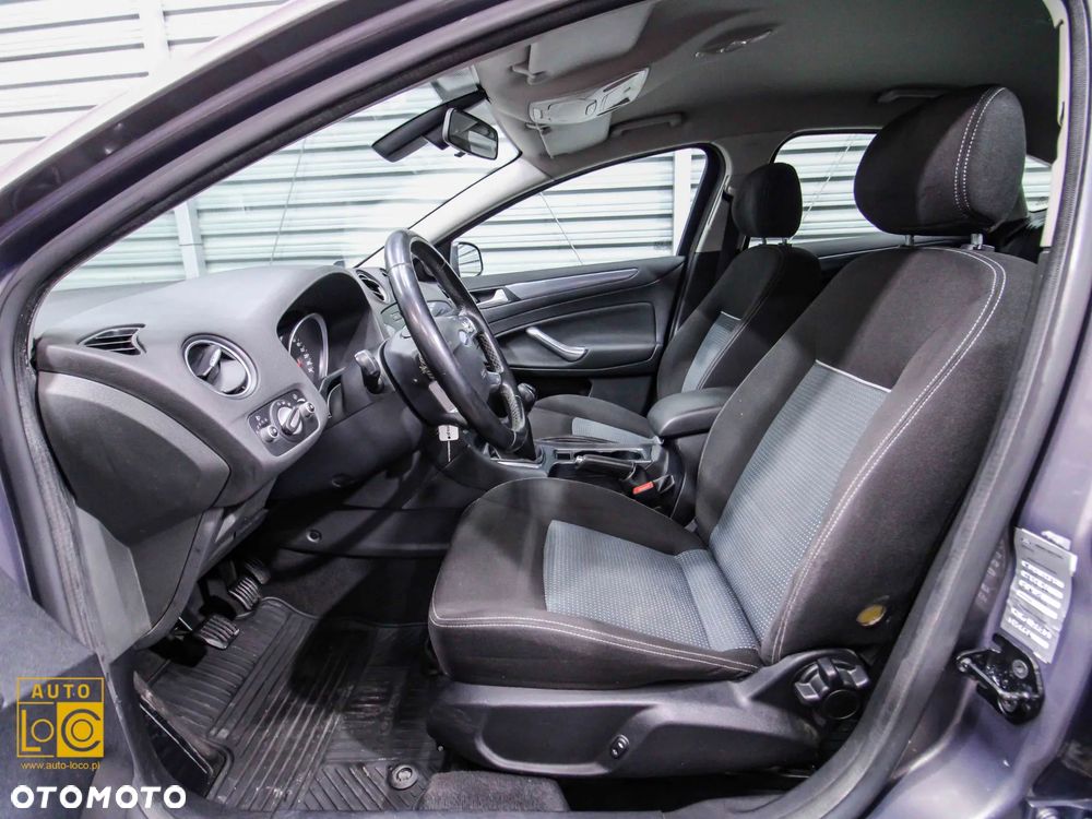 Ford Mondeo 1.6 Silver X - 12