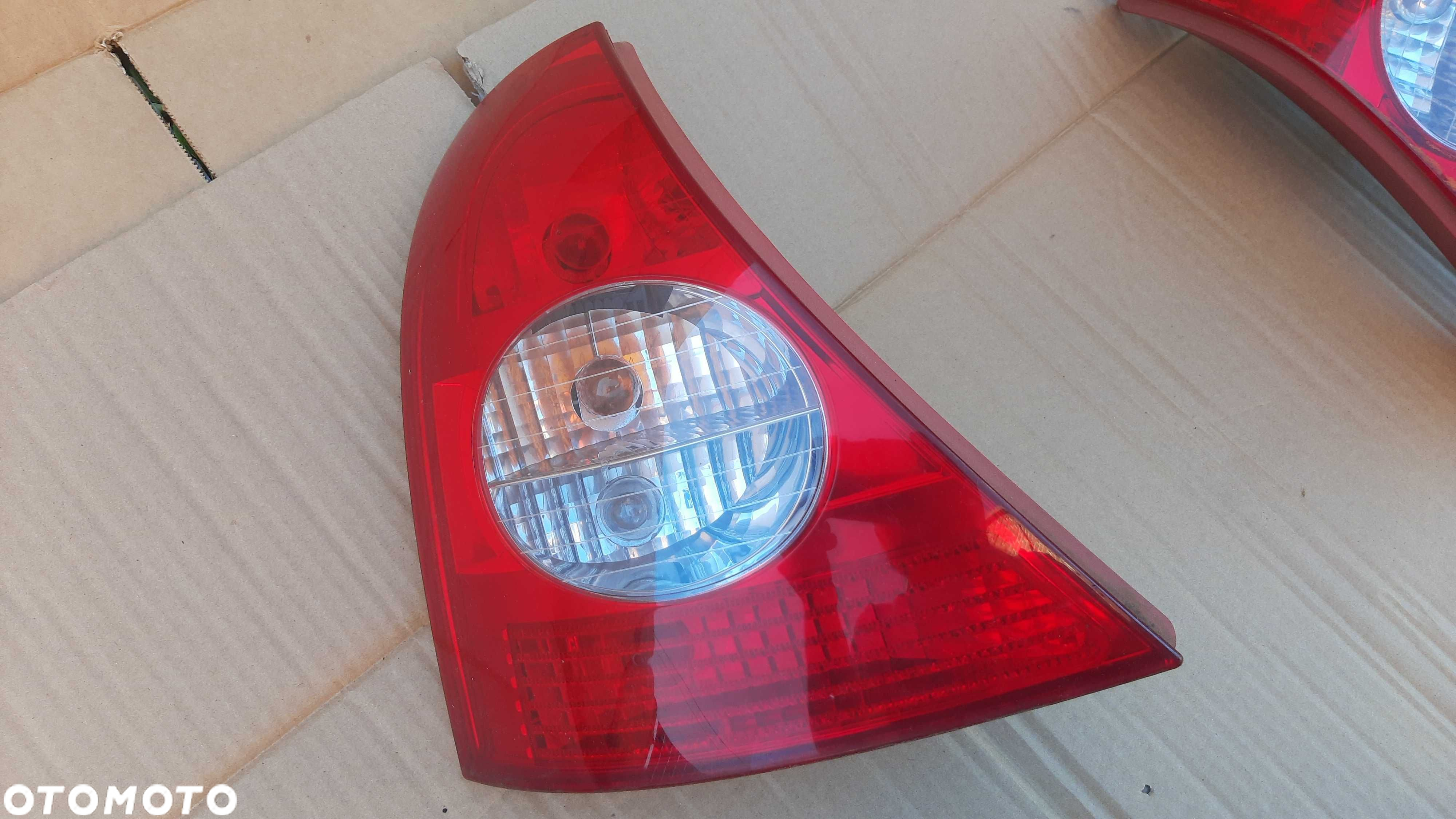 lampa tylna prawa lub lewa renault clio II 2 lift FL - 2