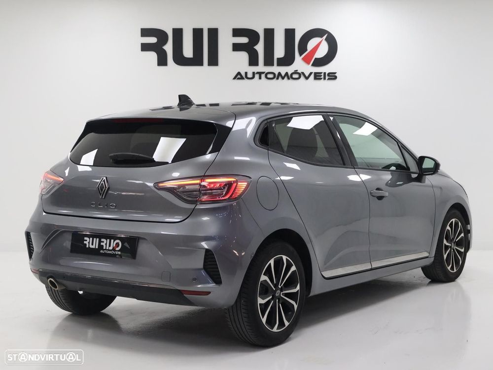 Renault Clio 2024 photo 2