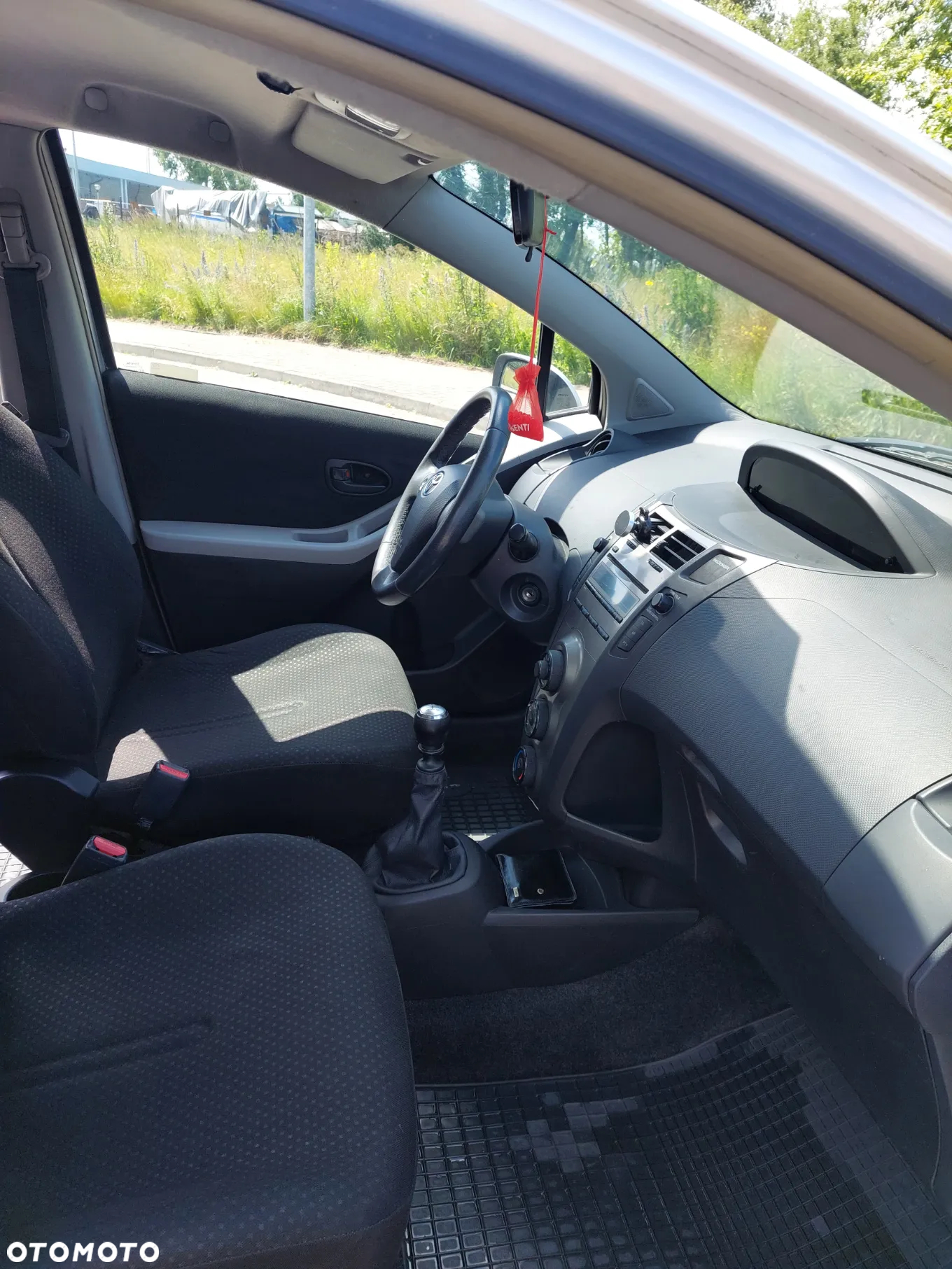 Toyota Yaris - 18