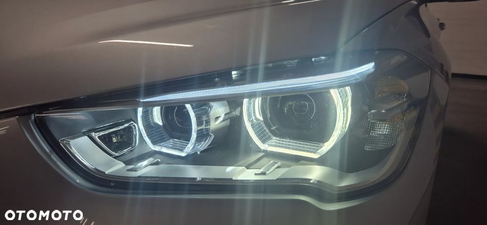 BMW X1 sDrive18d xLine - 13