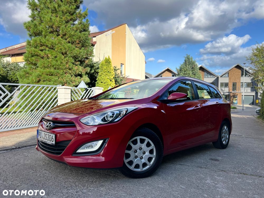 Hyundai i30 i30cw 1.4 Intro Edition - 1