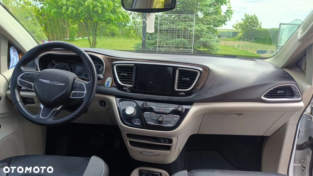 Chrysler Pacifica - 18