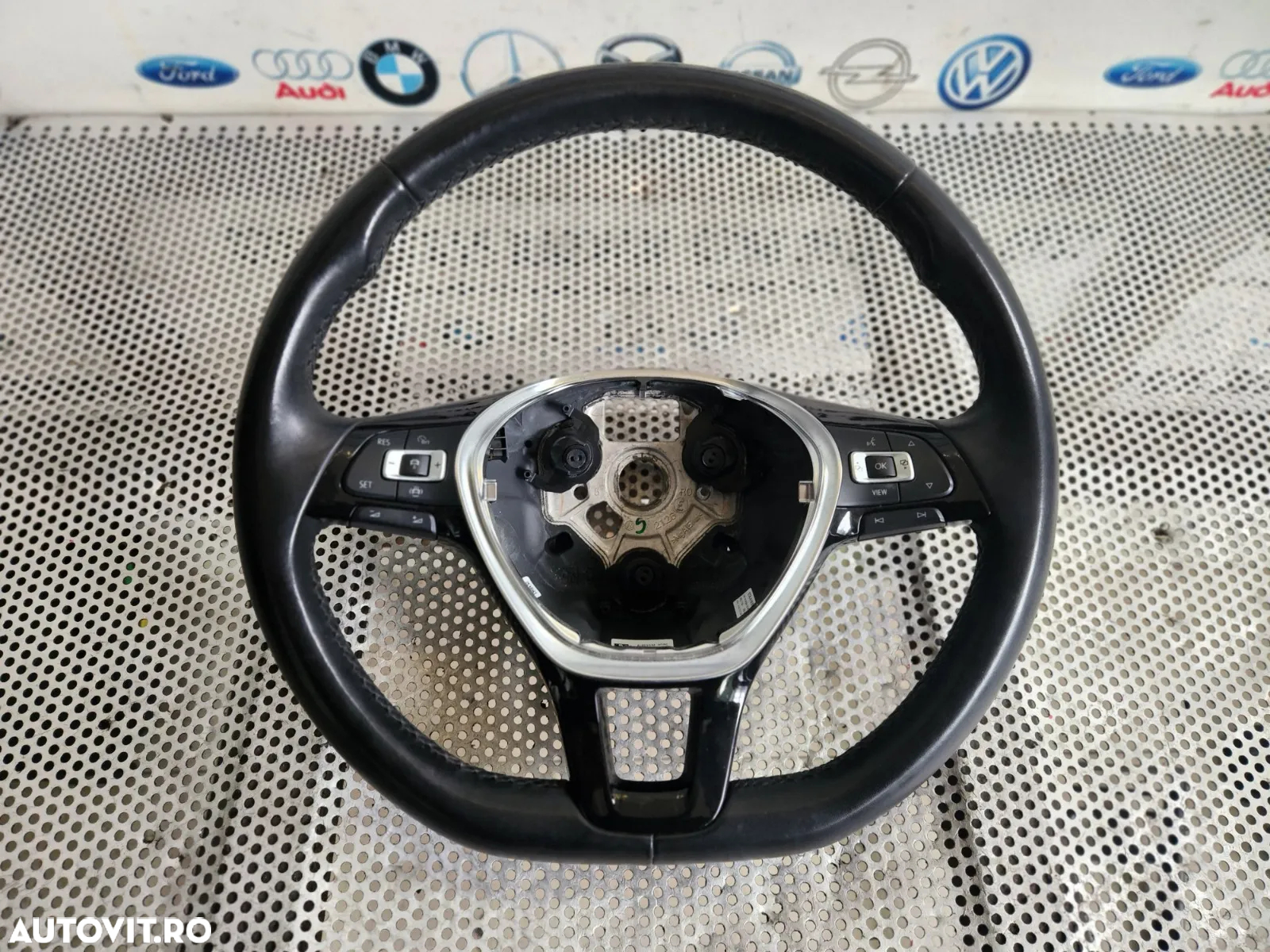 Volan Tesit Din Piele Cu Comenzi Vw T-Roc Tiguan Touran Golf Polo Cod 5TAAM Impecabil Dezmembrez Vw - 3
