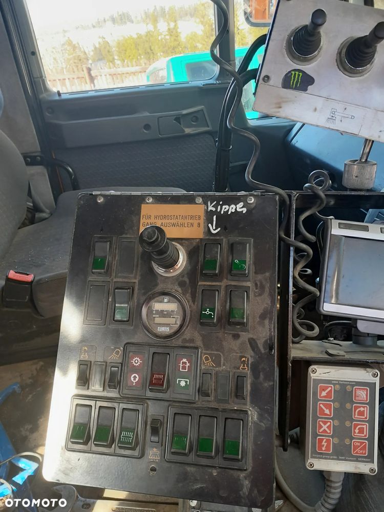 MAN l2000 18.264 pfau johnston zamiatarka - 11