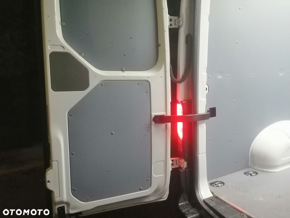 Volkswagen Crafter - 12