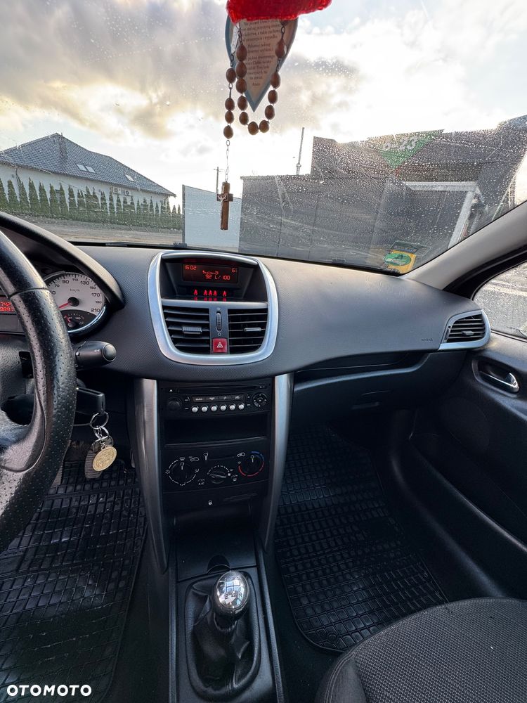 Peugeot 207 1.4 16V Presence - 16