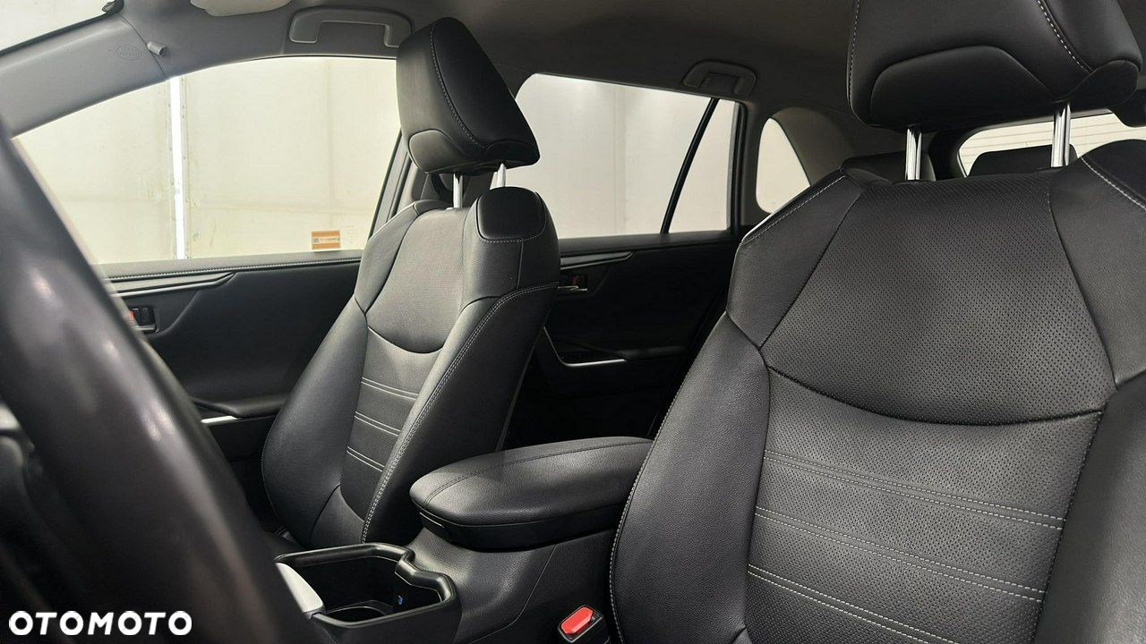 Toyota RAV4 - 11