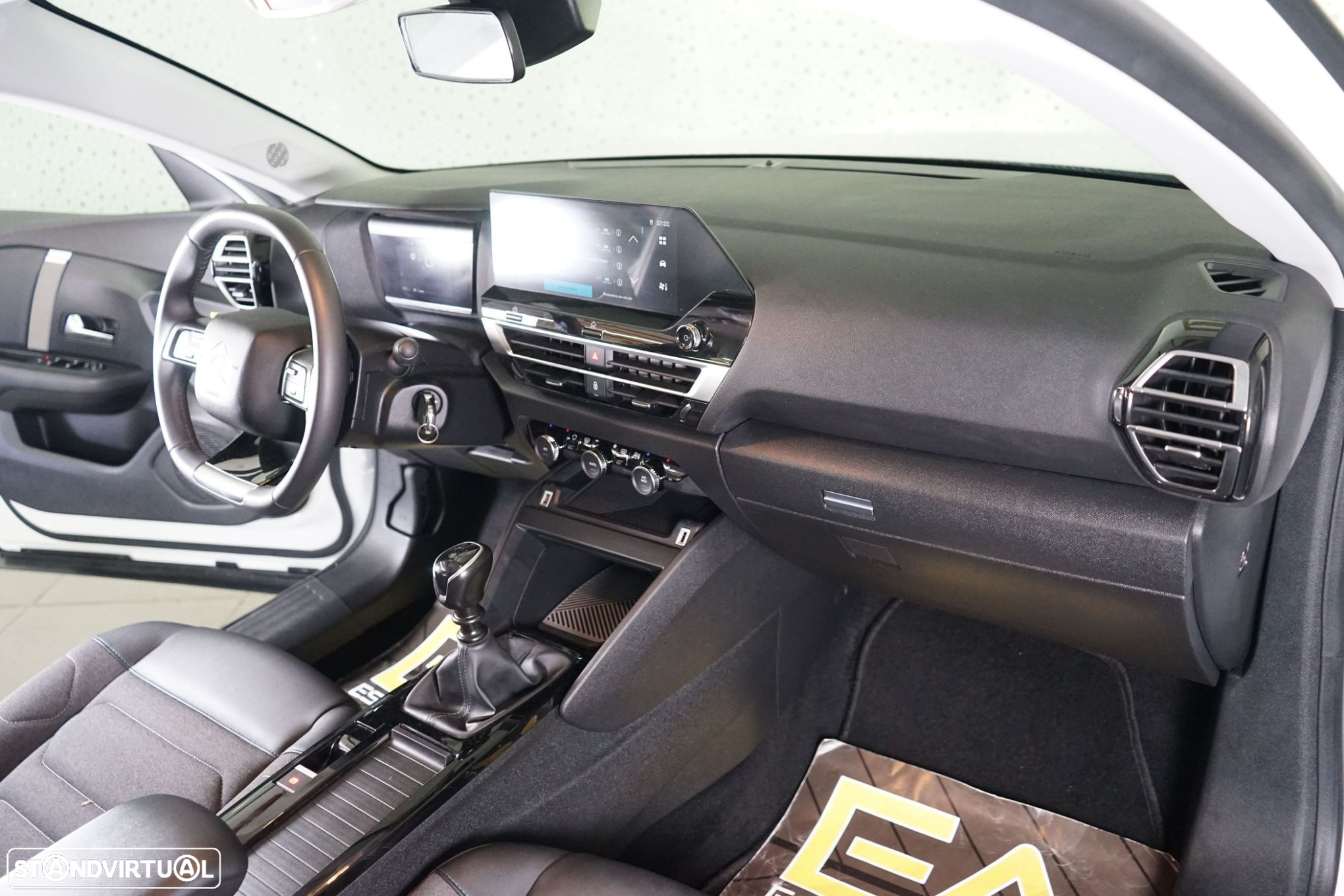 Citroën C4 1.2 PureTech Shine - 19