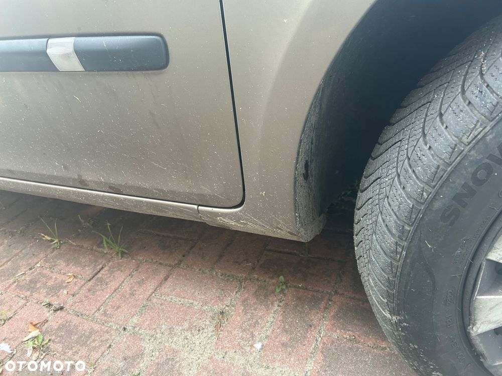 Renault Clio 1.2 16V Dwudziestka Euro5 - 17