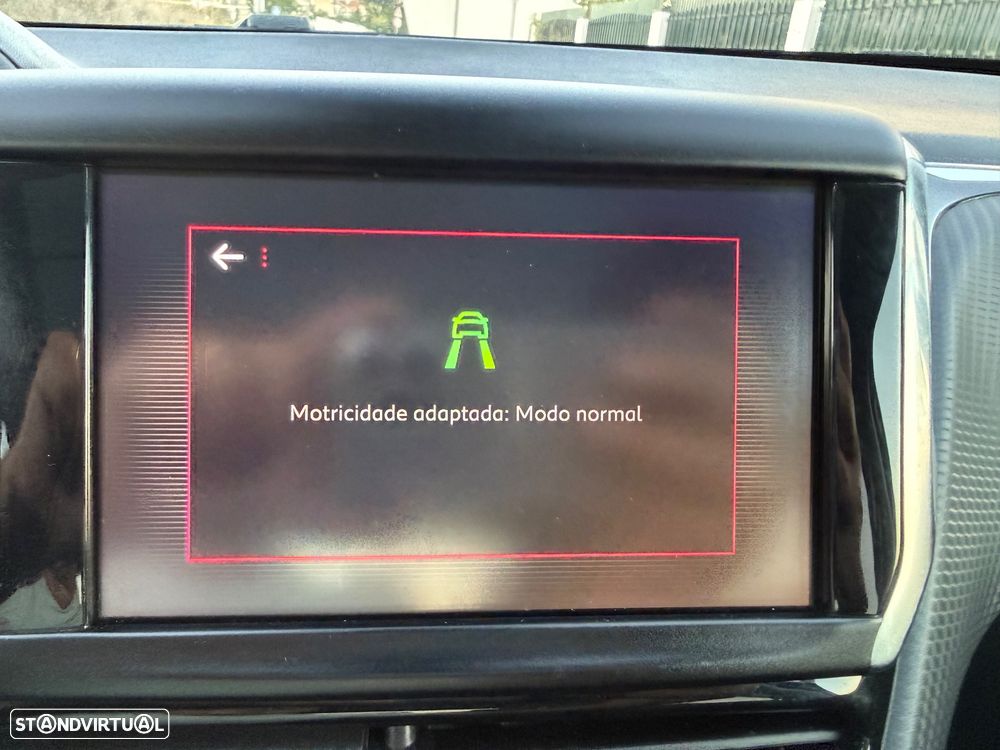 Peugeot 2008 1.2 PureTech GT Line EAT6 - 36