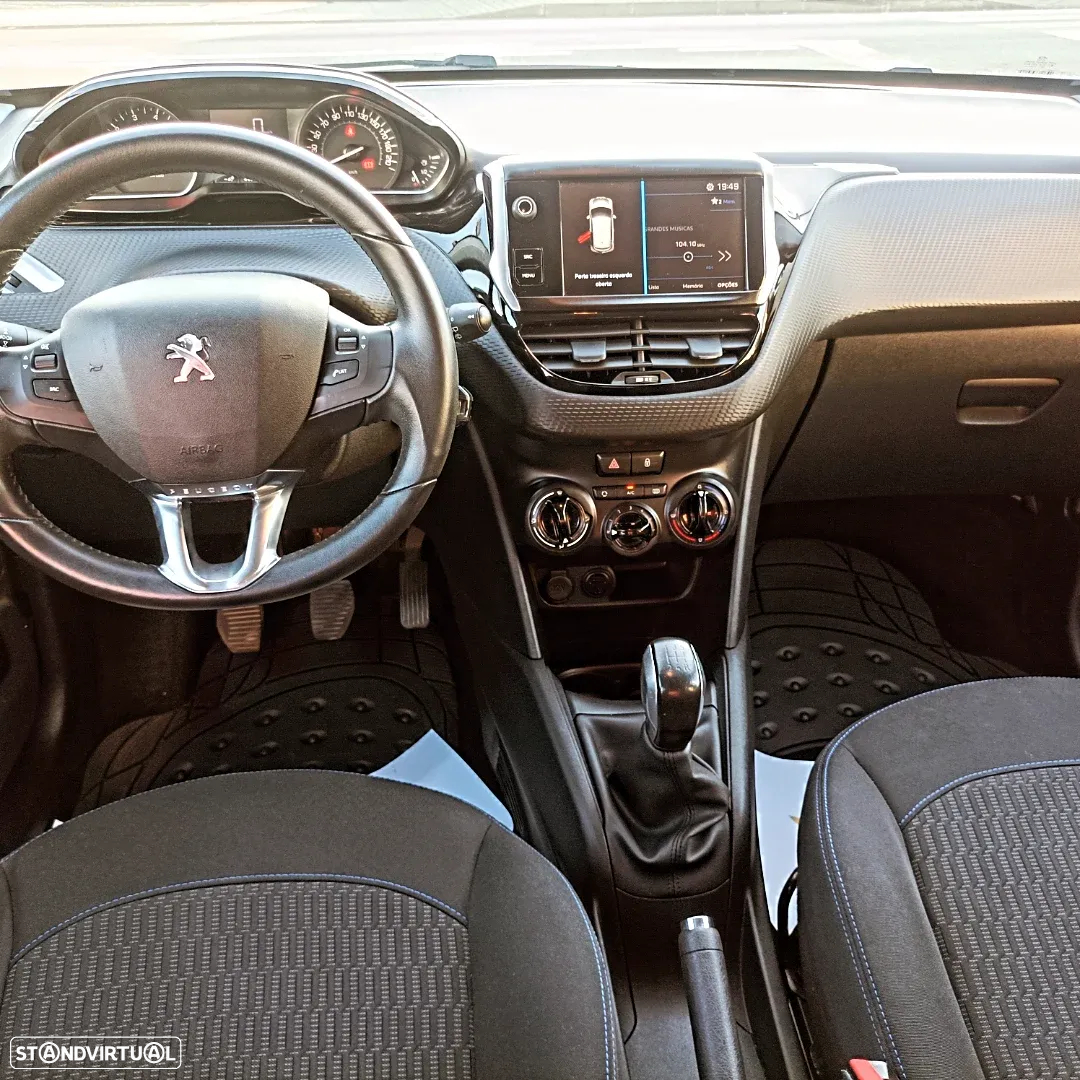 Peugeot 208 1.2 PureTech Style - 23