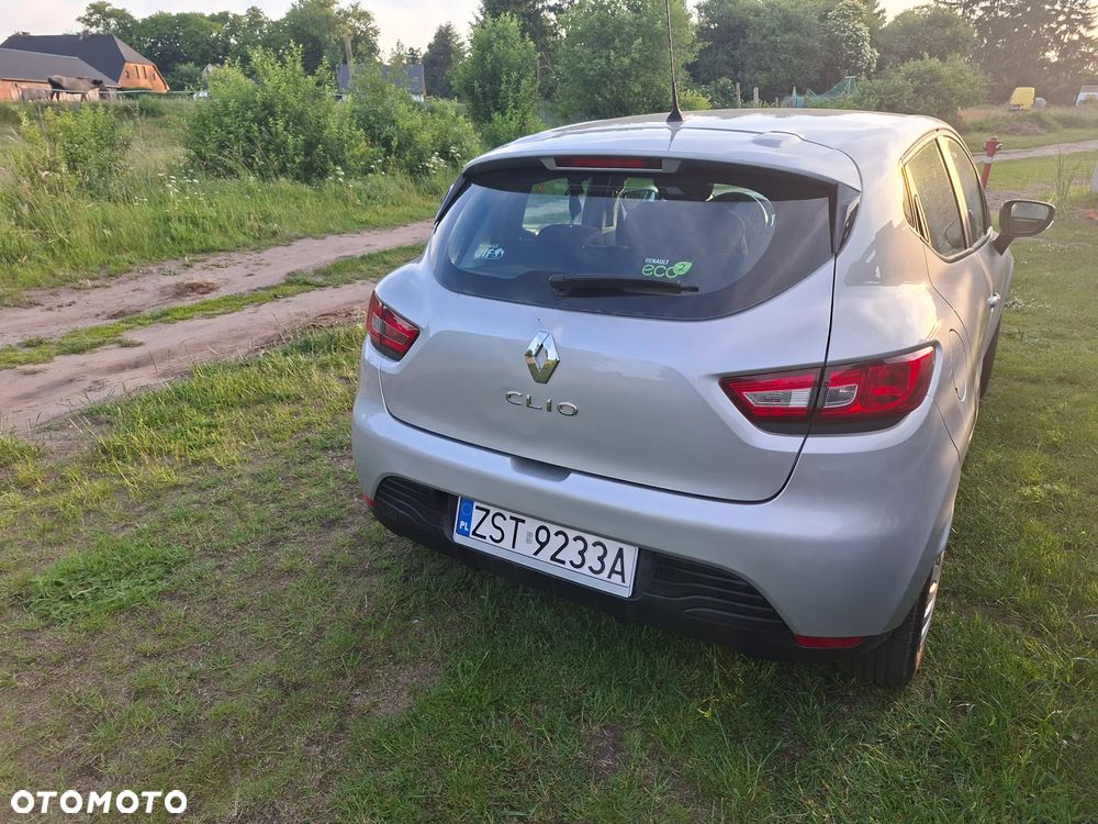 Renault Clio 1.2 16V 75 Experience - 4