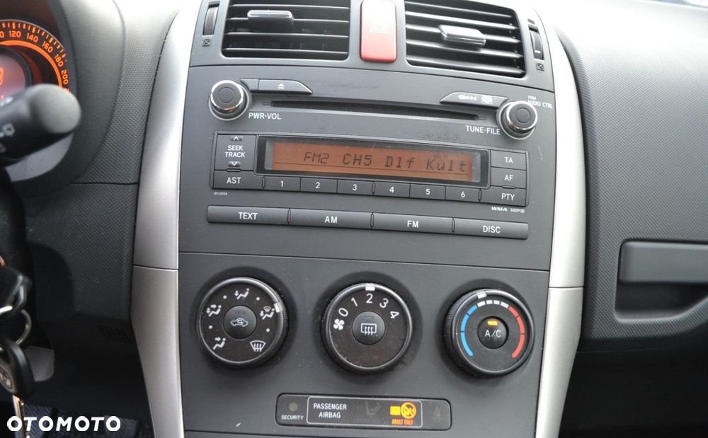 Toyota Auris 1.33 VVT-i Terra - 28