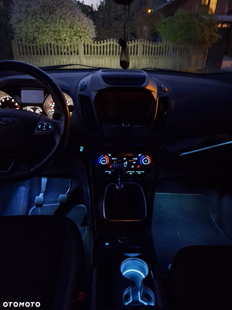 Ford Kuga 1.5 EcoBoost 2x4 Titanium - 17
