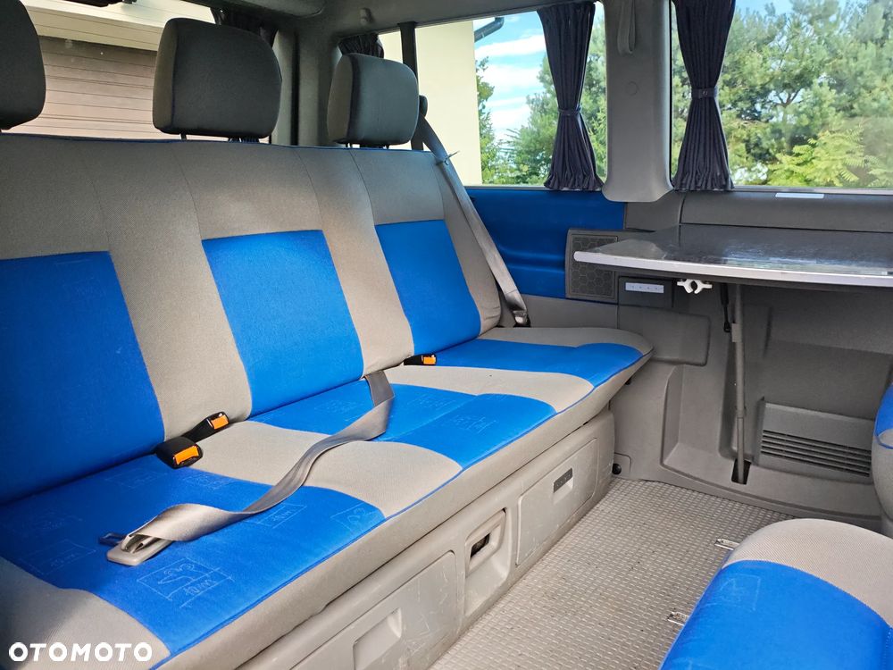 Volkswagen Multivan - 23