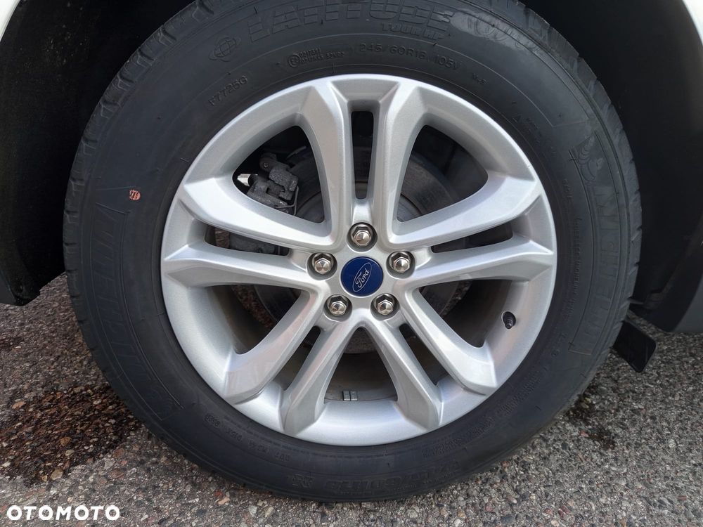 Ford Edge - 8