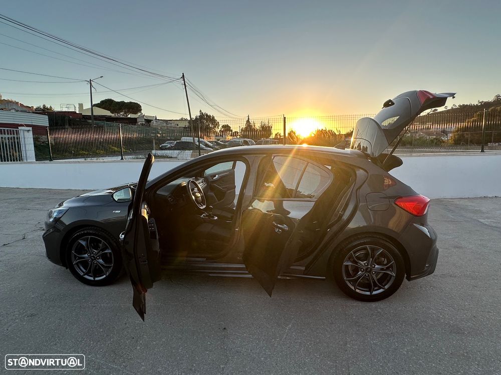 Ford Focus 1.0 EcoBoost MHEV ST-Line - 25