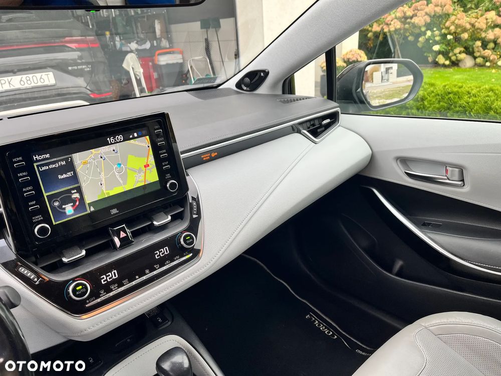 Toyota Corolla 2.0 Hybrid Executive - 9